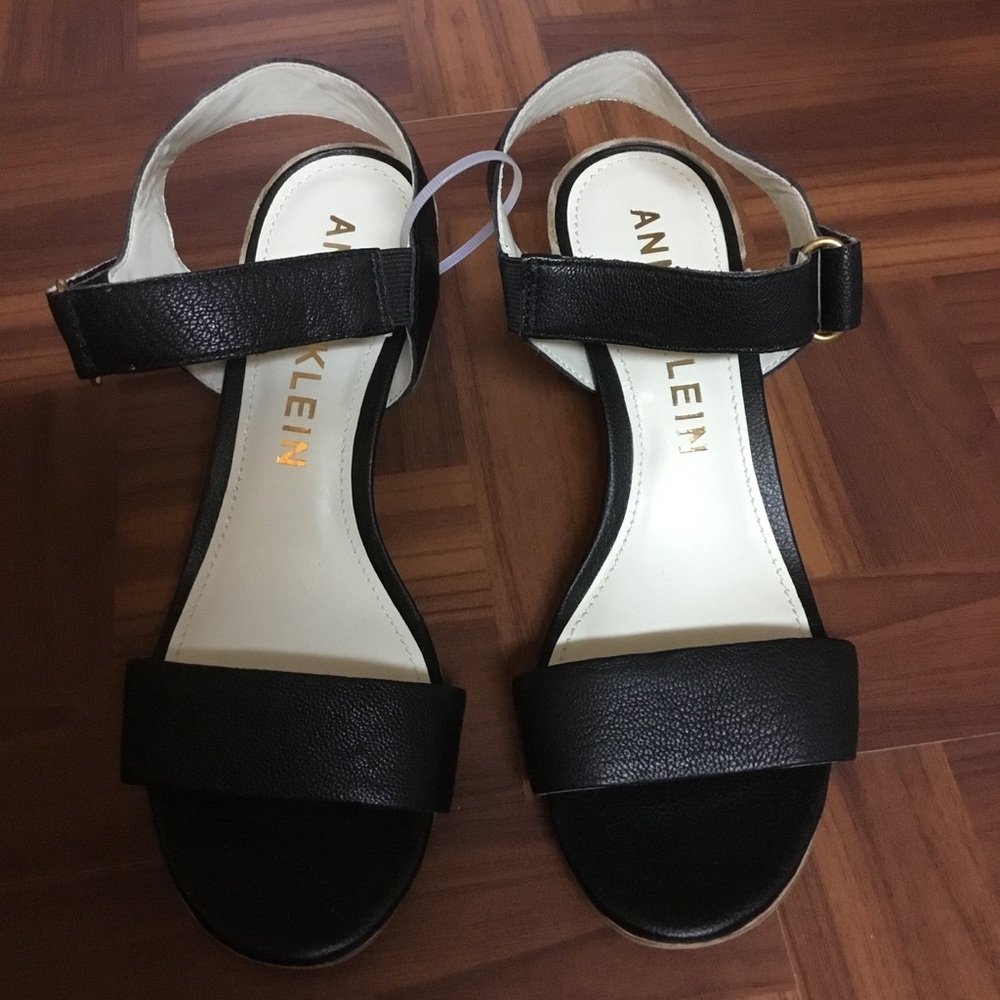 Anne Klein Sandels